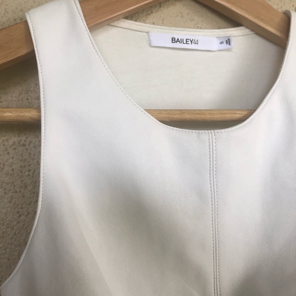 ✨SOLD✨BAILEY 44 white leather cropped crop - Picture 2 of 8